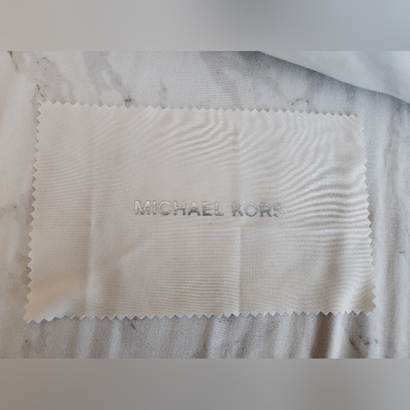 Michael Kors Case and cloth - Picture 4 of 5